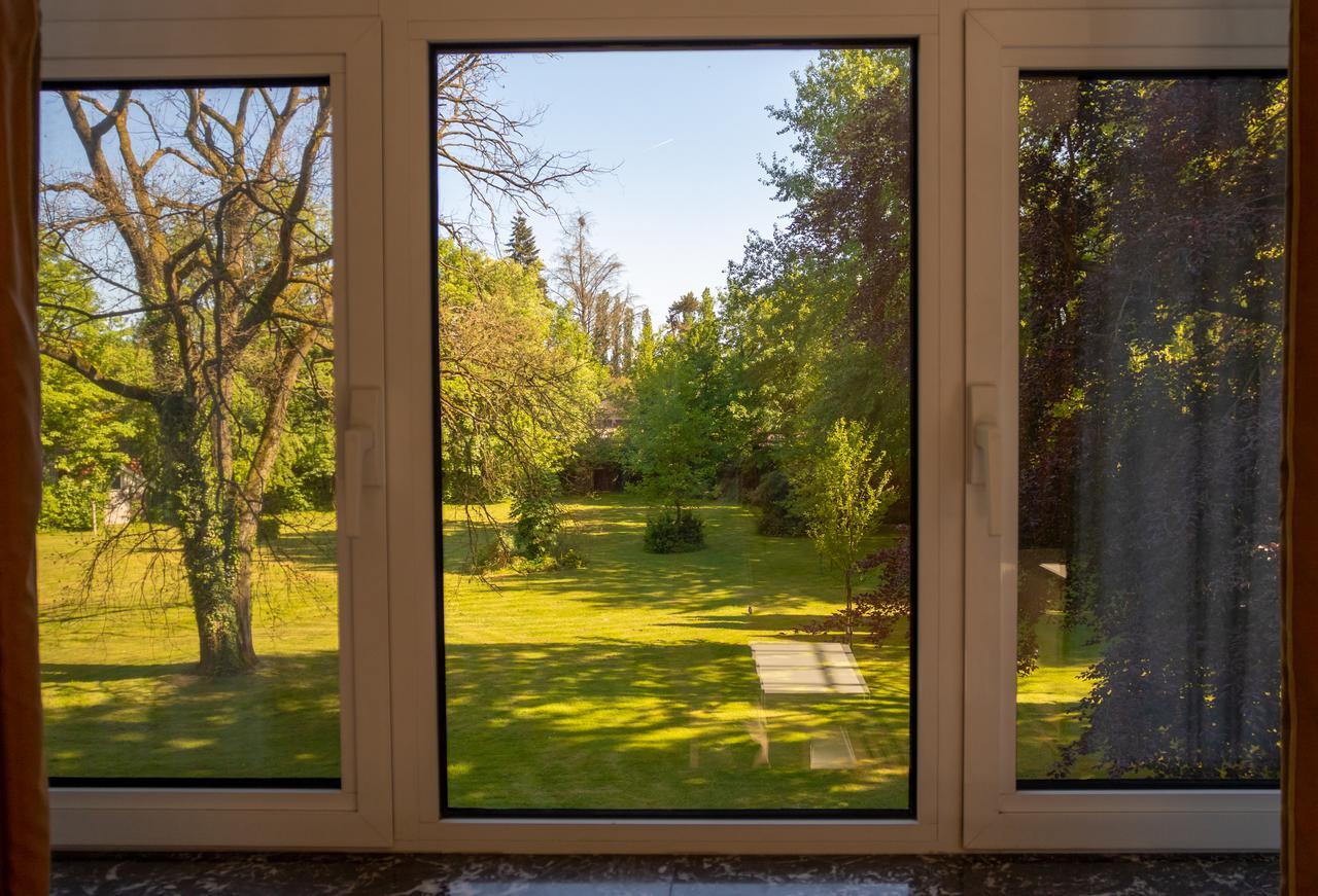 B&B Bloemenweelde Genk Exterior photo